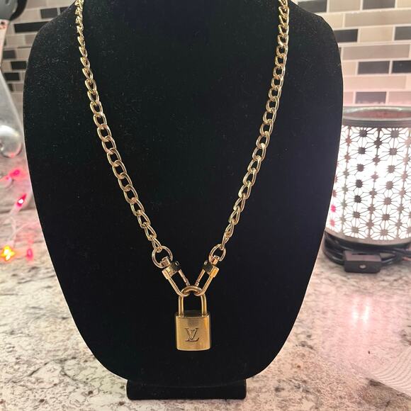 Louis Vuitton Lock #339 on Chunky Necklace Chain 24” - Picture 2 of 5